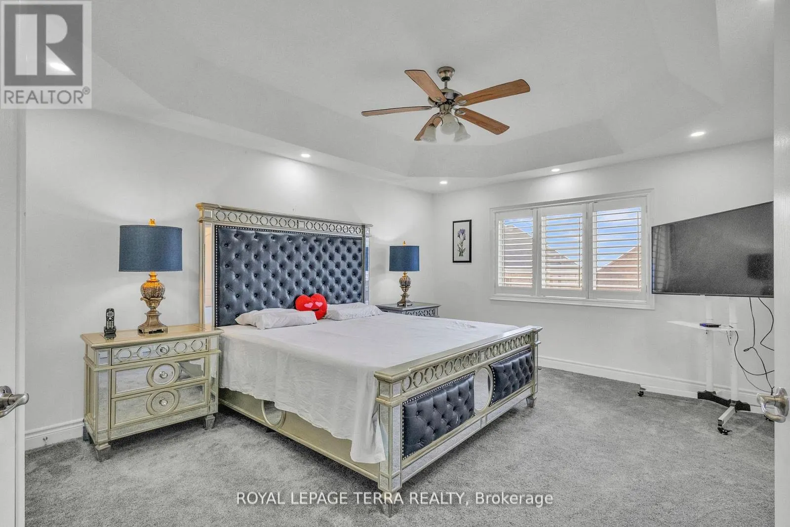 584 PINERY TRAIL