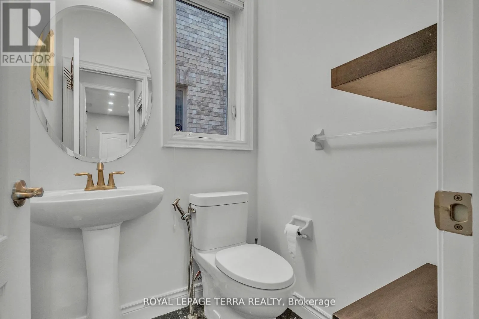584 PINERY TRAIL