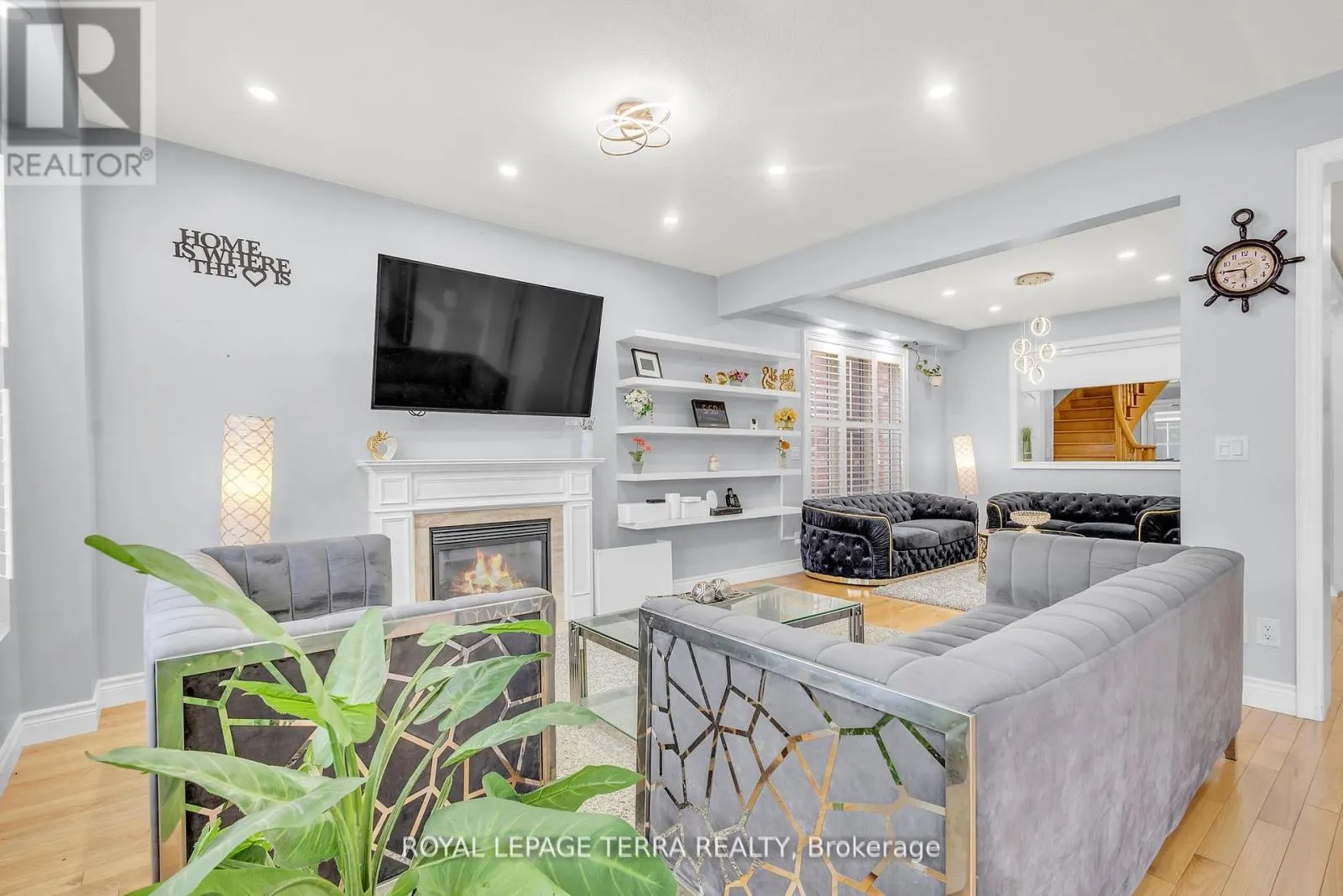 584 PINERY TRAIL