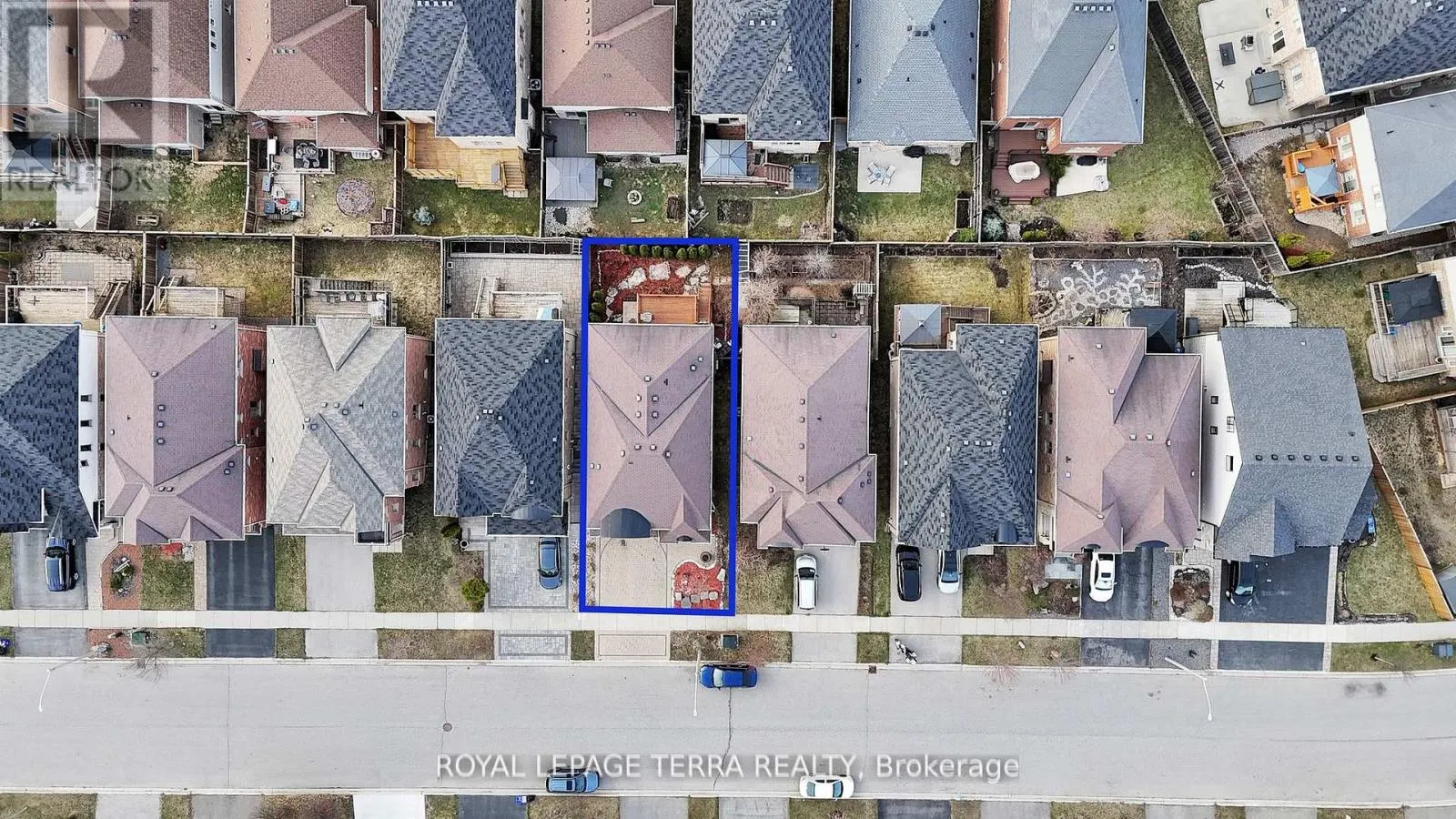 584 PINERY TRAIL