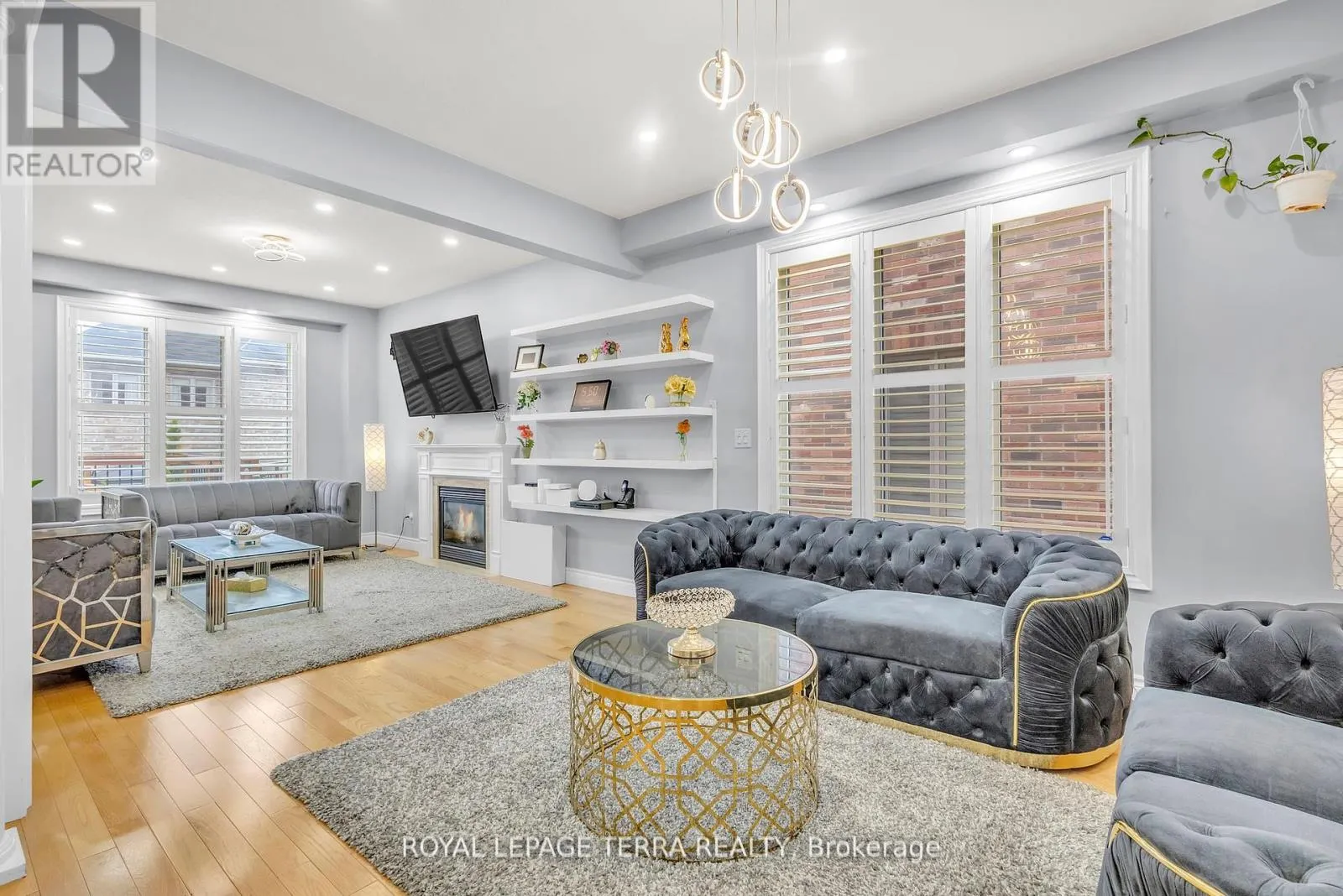584 PINERY TRAIL