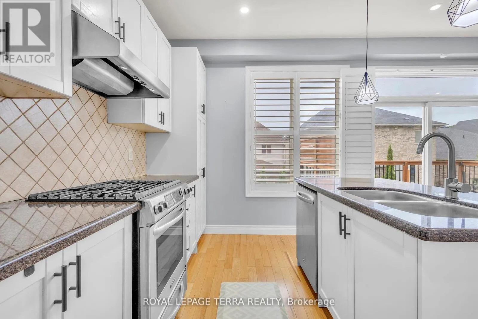584 PINERY TRAIL
