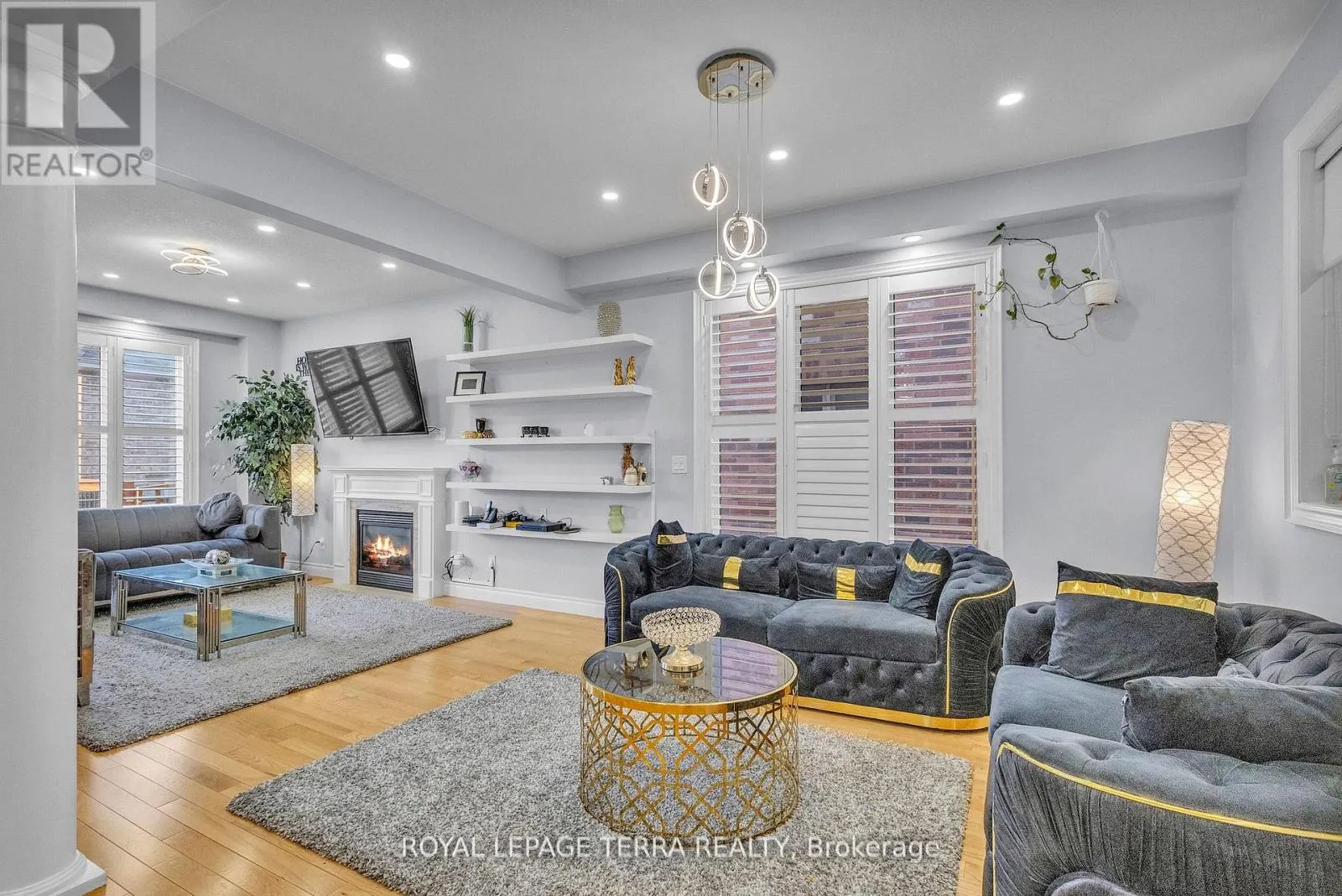 584 PINERY TRAIL