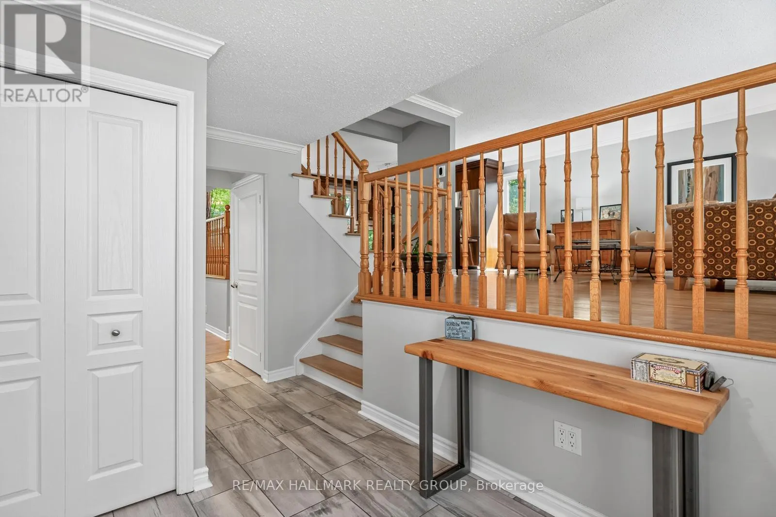 30 OAKHURST CRESCENT