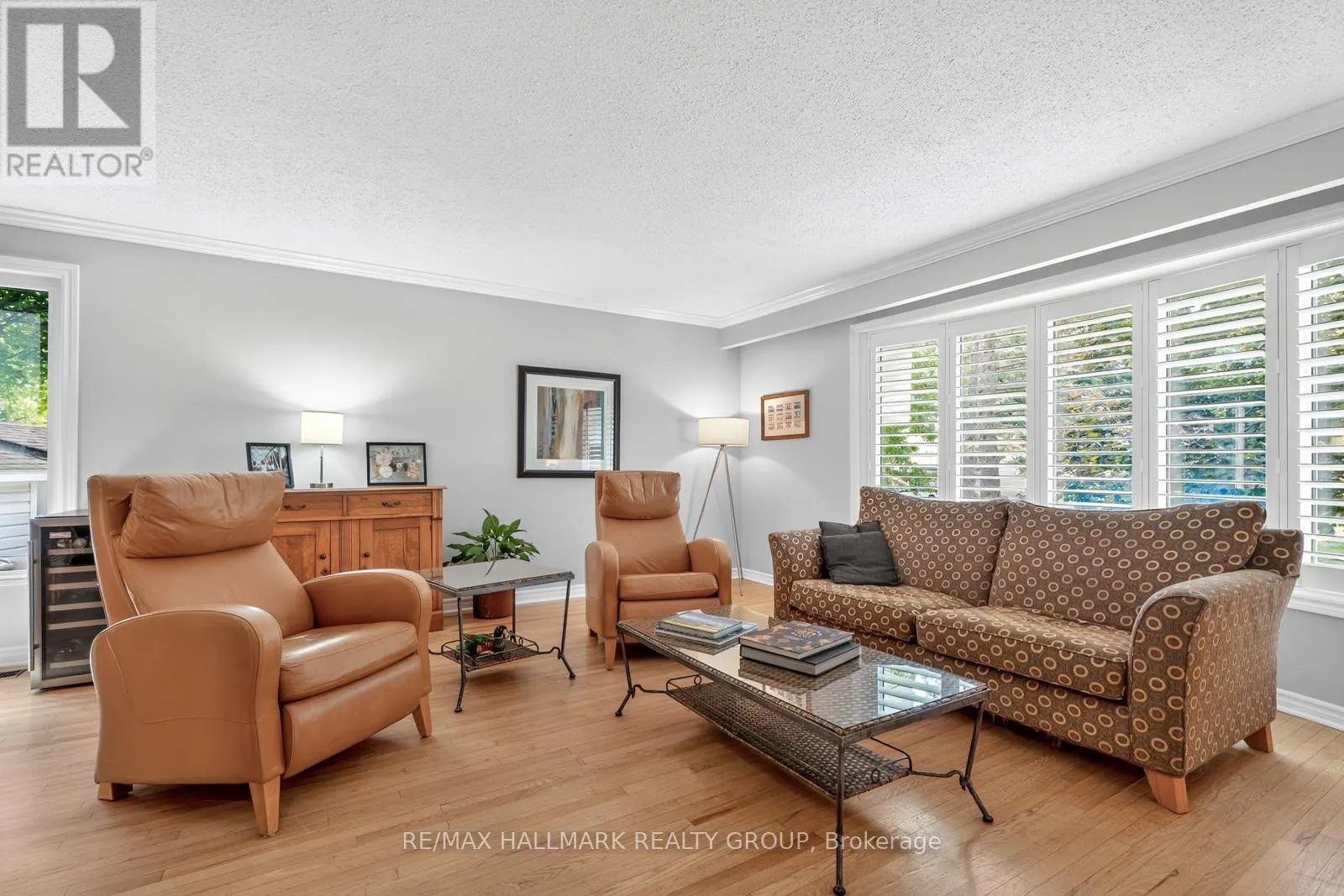 30 OAKHURST CRESCENT