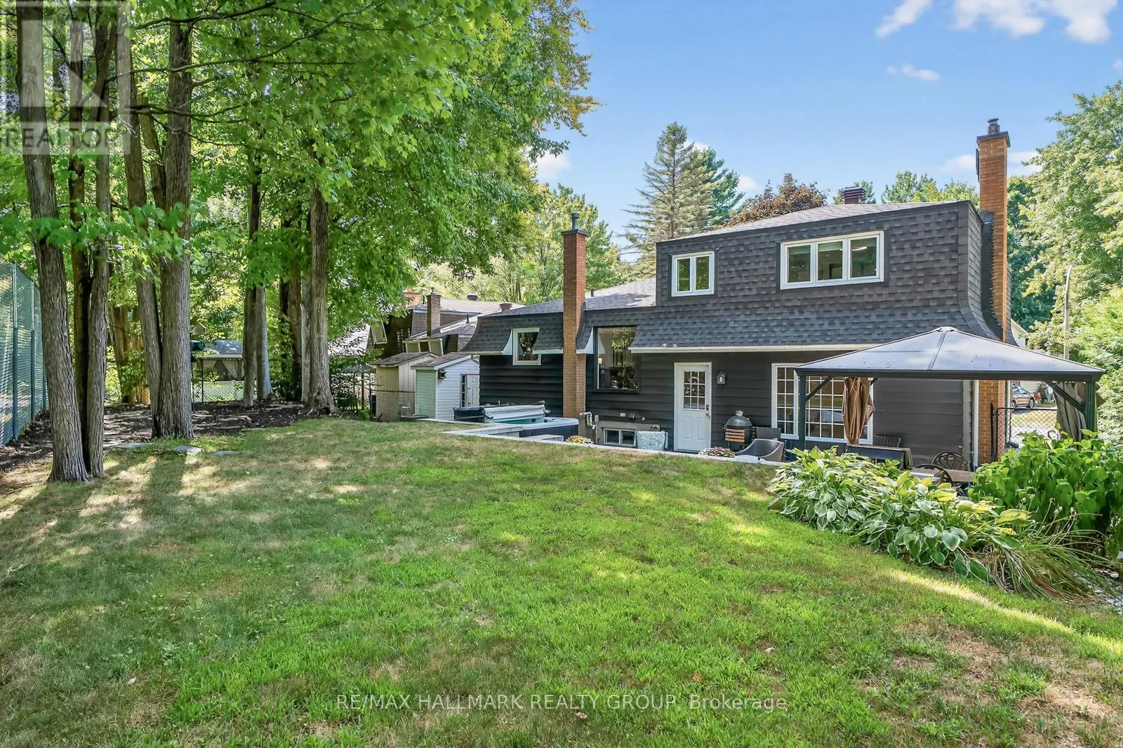 30 OAKHURST CRESCENT