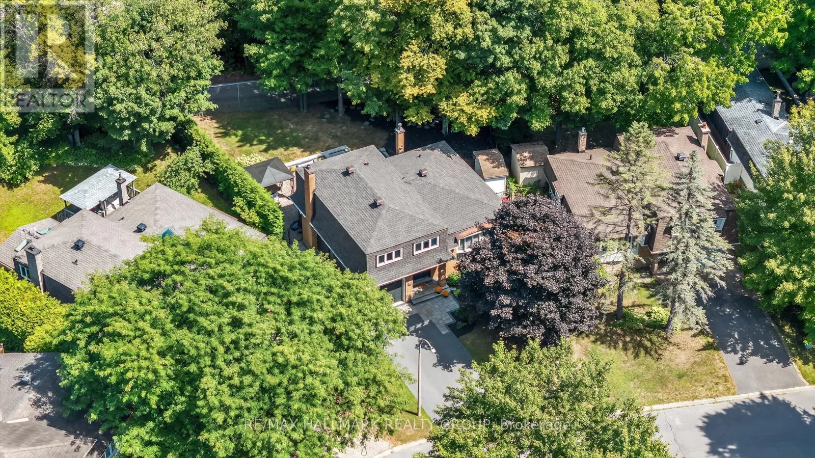 30 OAKHURST CRESCENT