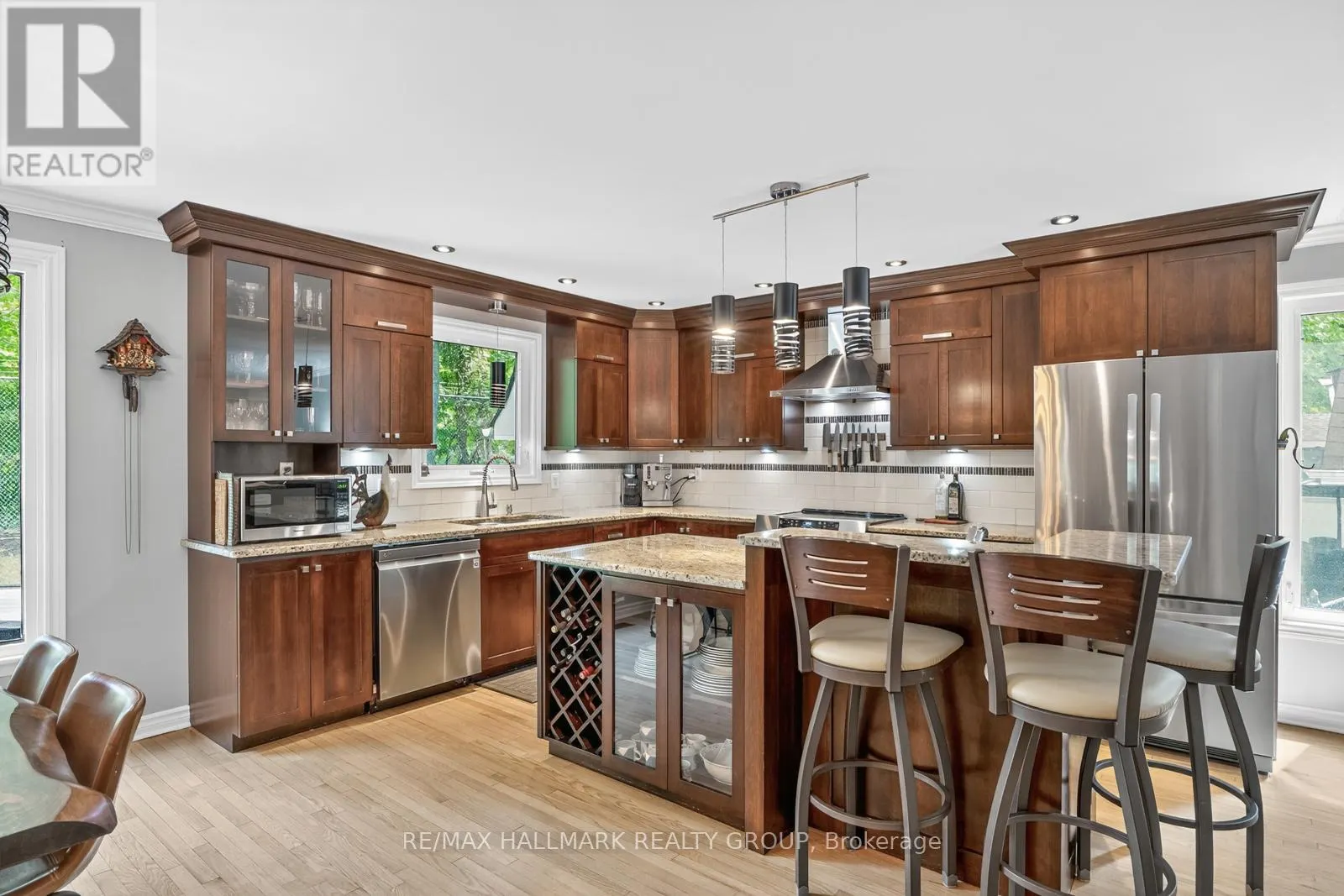30 OAKHURST CRESCENT