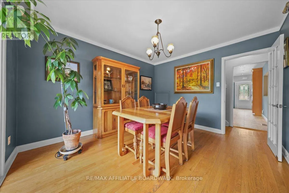 1211 WOODSIDE DRIVE