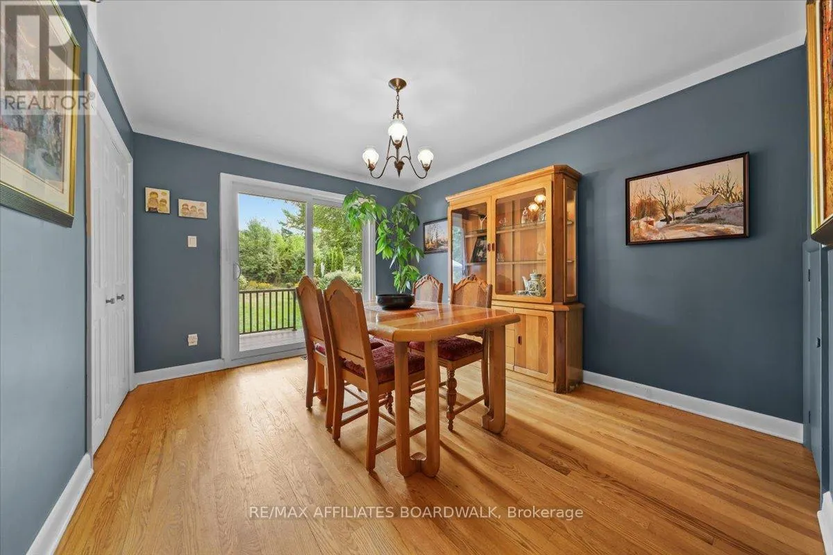 1211 WOODSIDE DRIVE