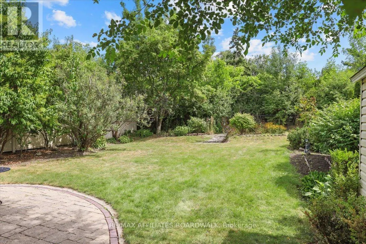 1211 WOODSIDE DRIVE
