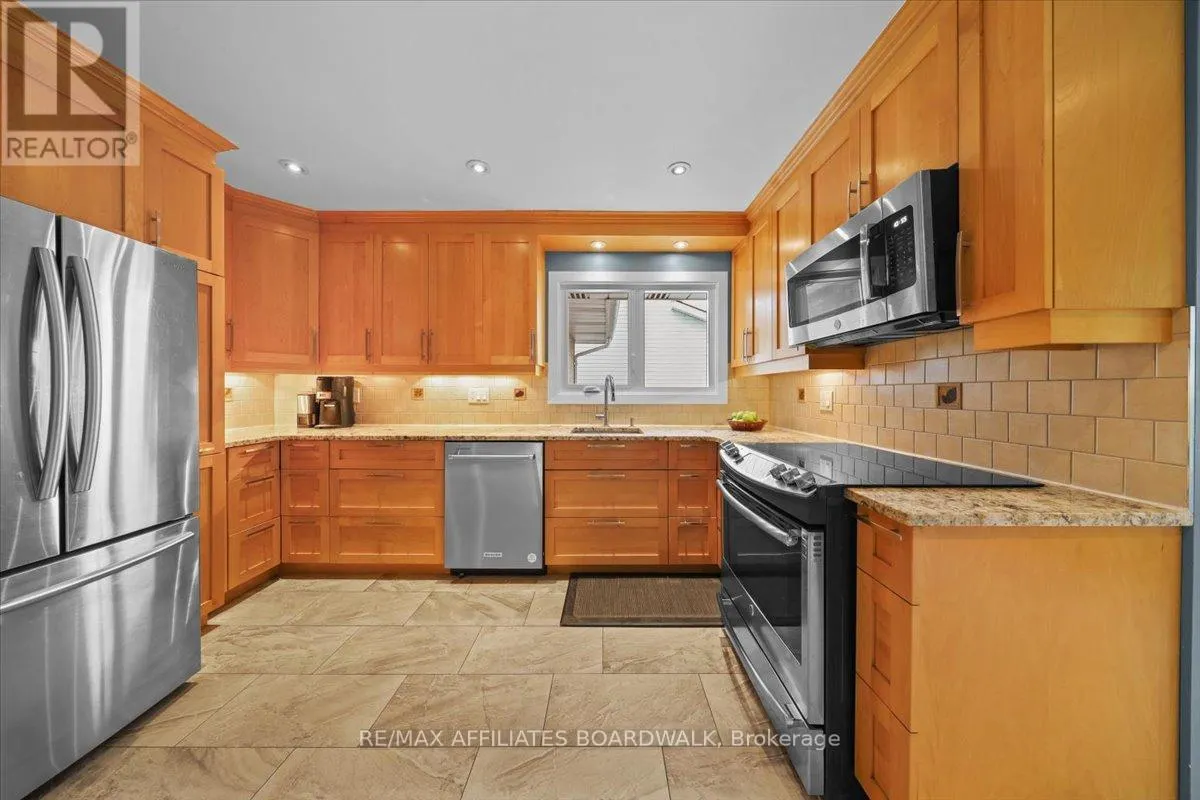 1211 WOODSIDE DRIVE