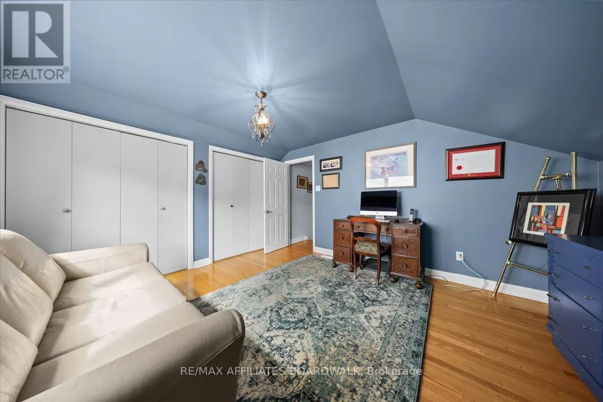 1211 WOODSIDE DRIVE