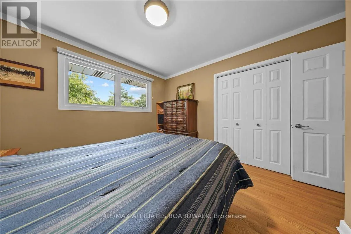 1211 WOODSIDE DRIVE
