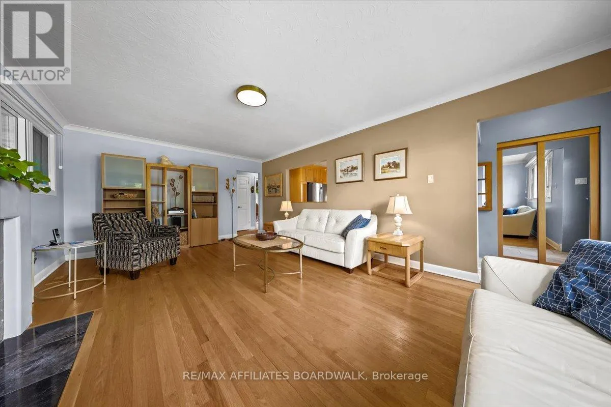 1211 WOODSIDE DRIVE
