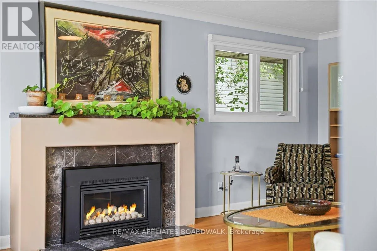 1211 WOODSIDE DRIVE