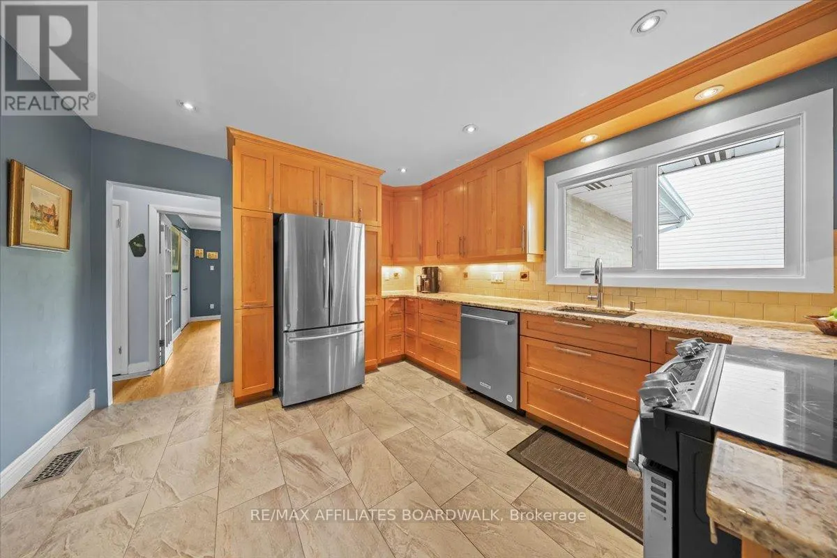 1211 WOODSIDE DRIVE