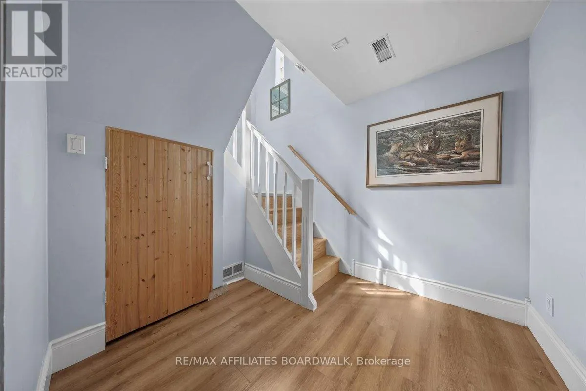 1211 WOODSIDE DRIVE
