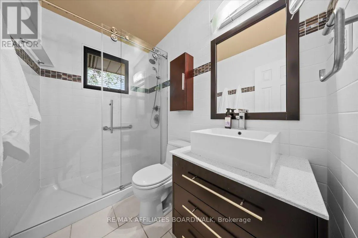 1211 WOODSIDE DRIVE