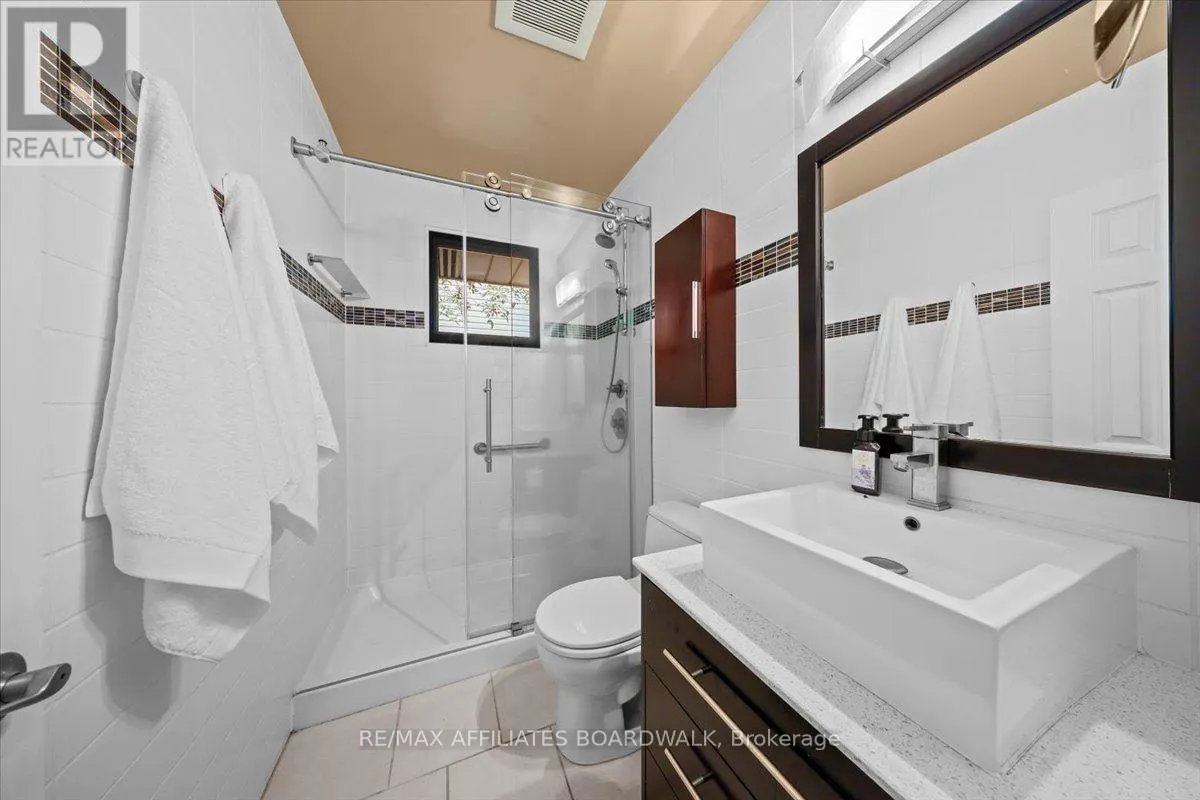 1211 WOODSIDE DRIVE