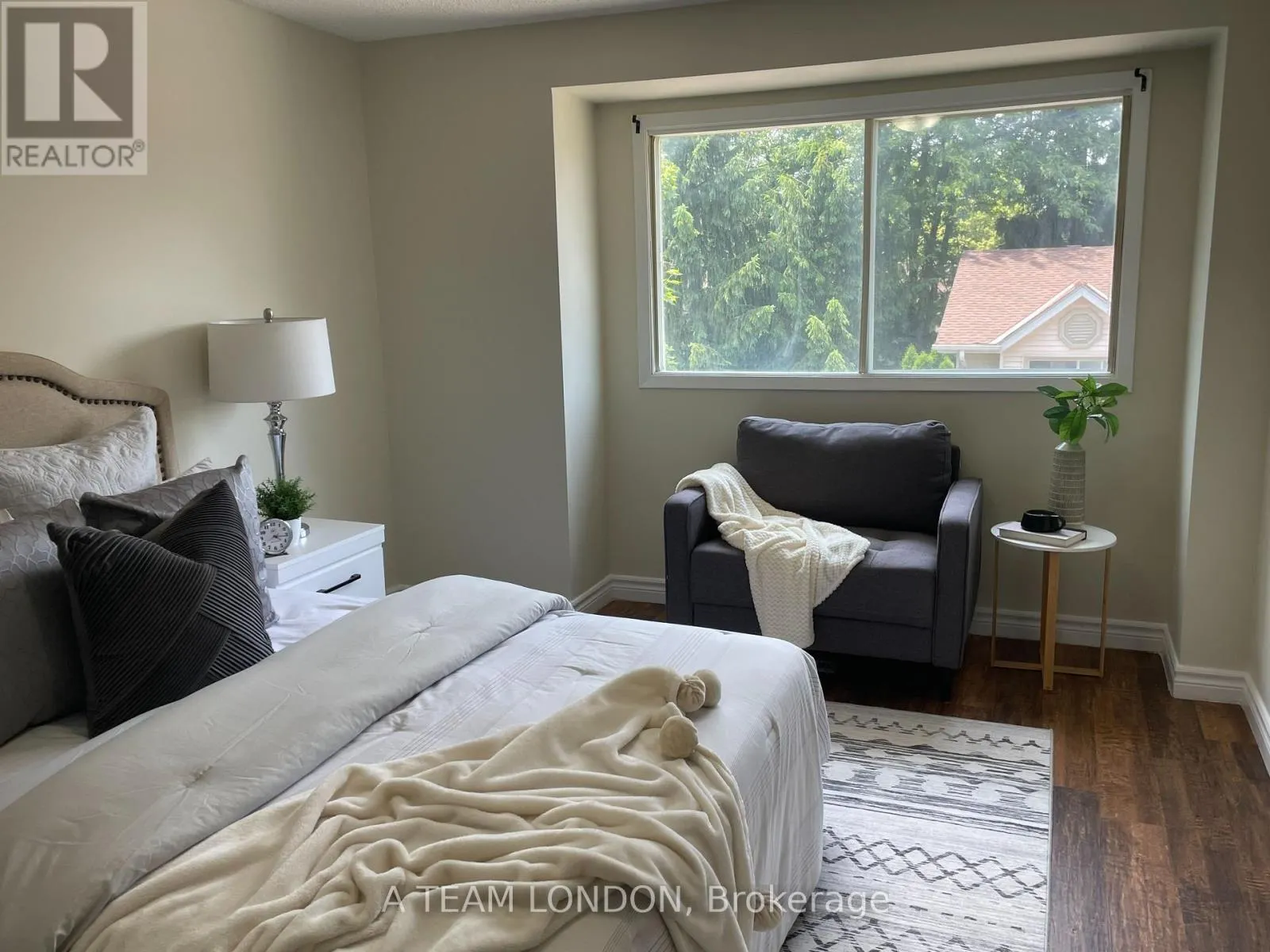 43 - 35 WATERMAN AVENUE, #43