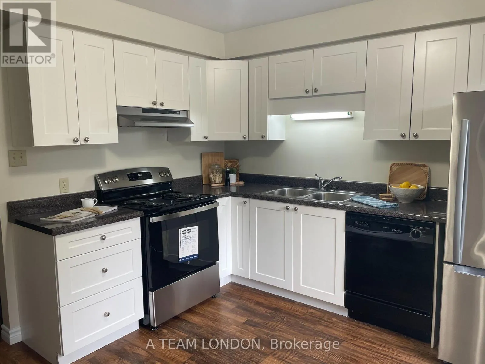 43 - 35 WATERMAN AVENUE, #43