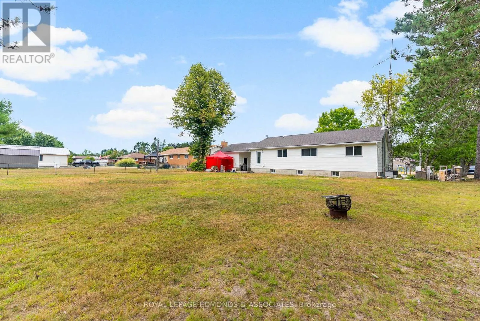 135 UNIACKE LANE