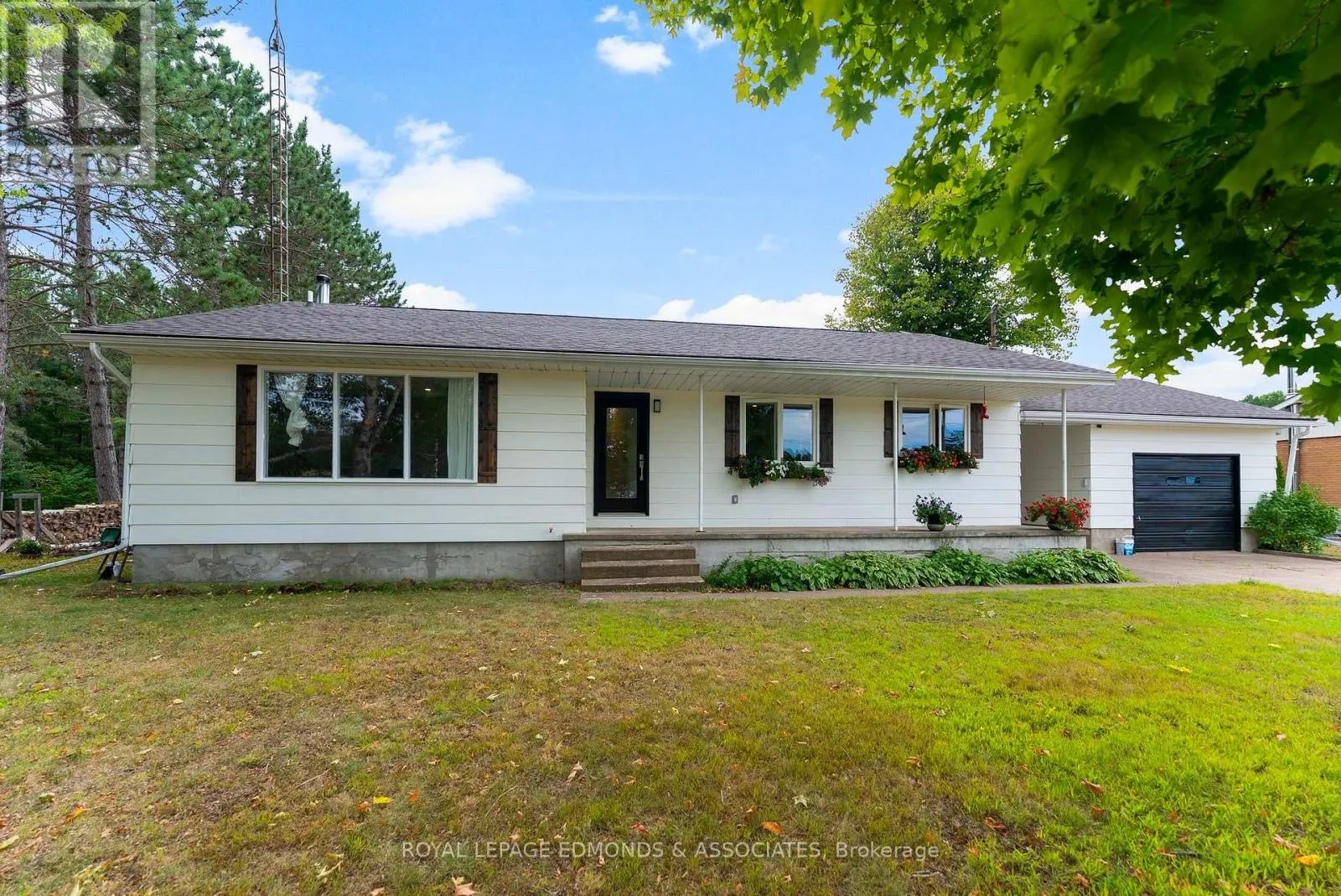 135 UNIACKE LANE