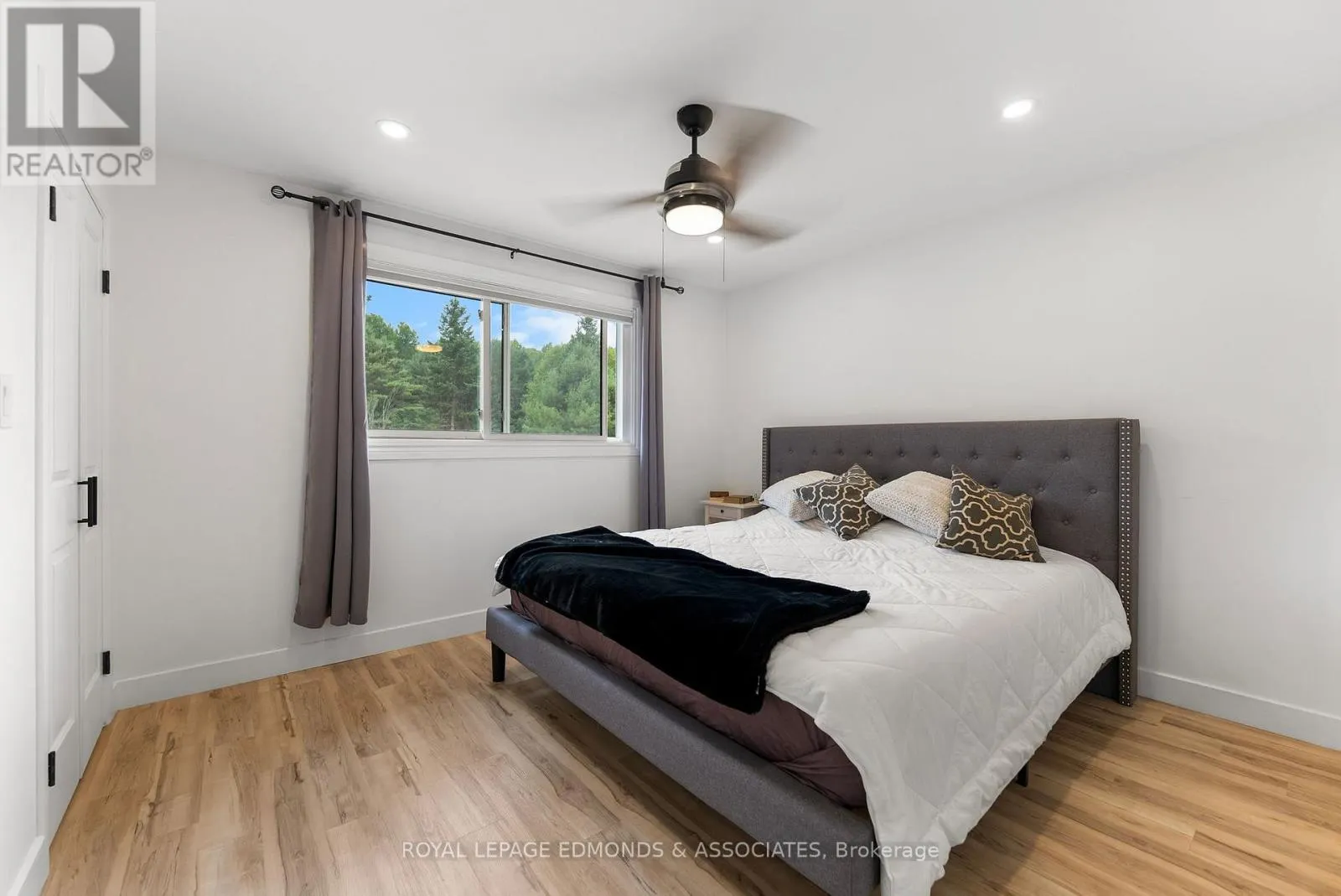 135 UNIACKE LANE