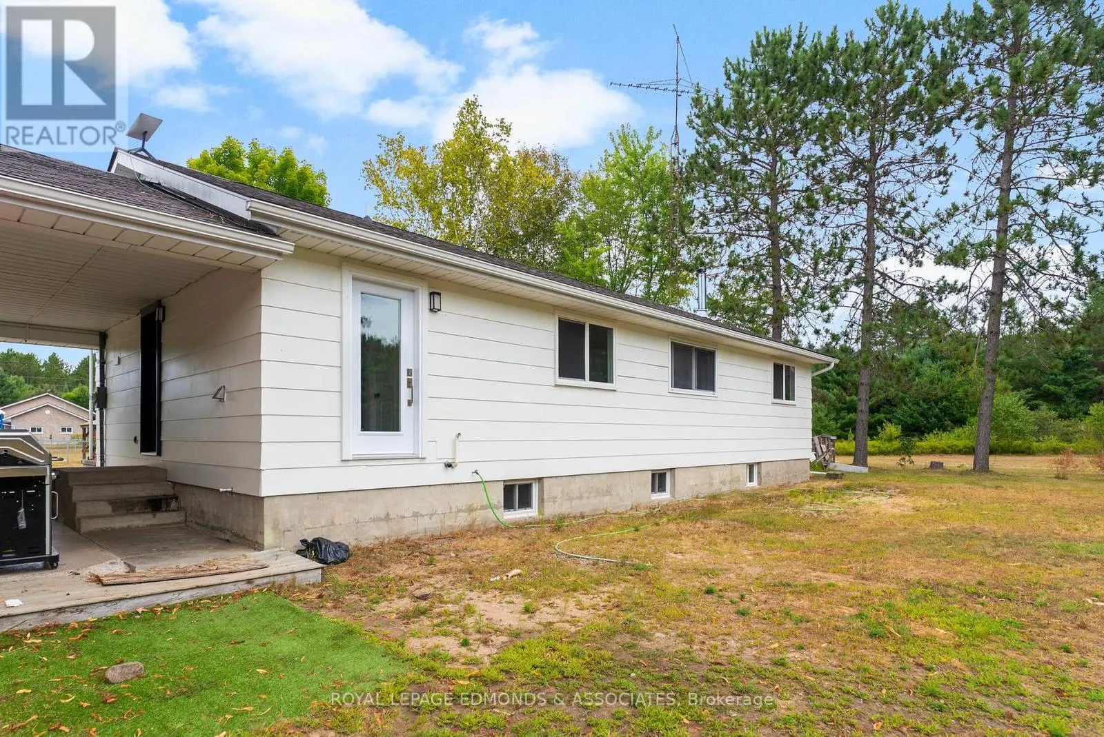 135 UNIACKE LANE