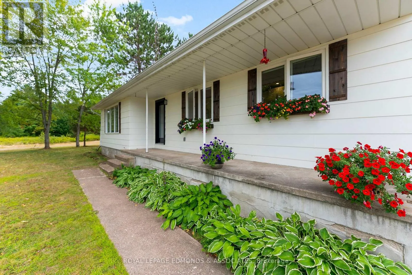 135 UNIACKE LANE