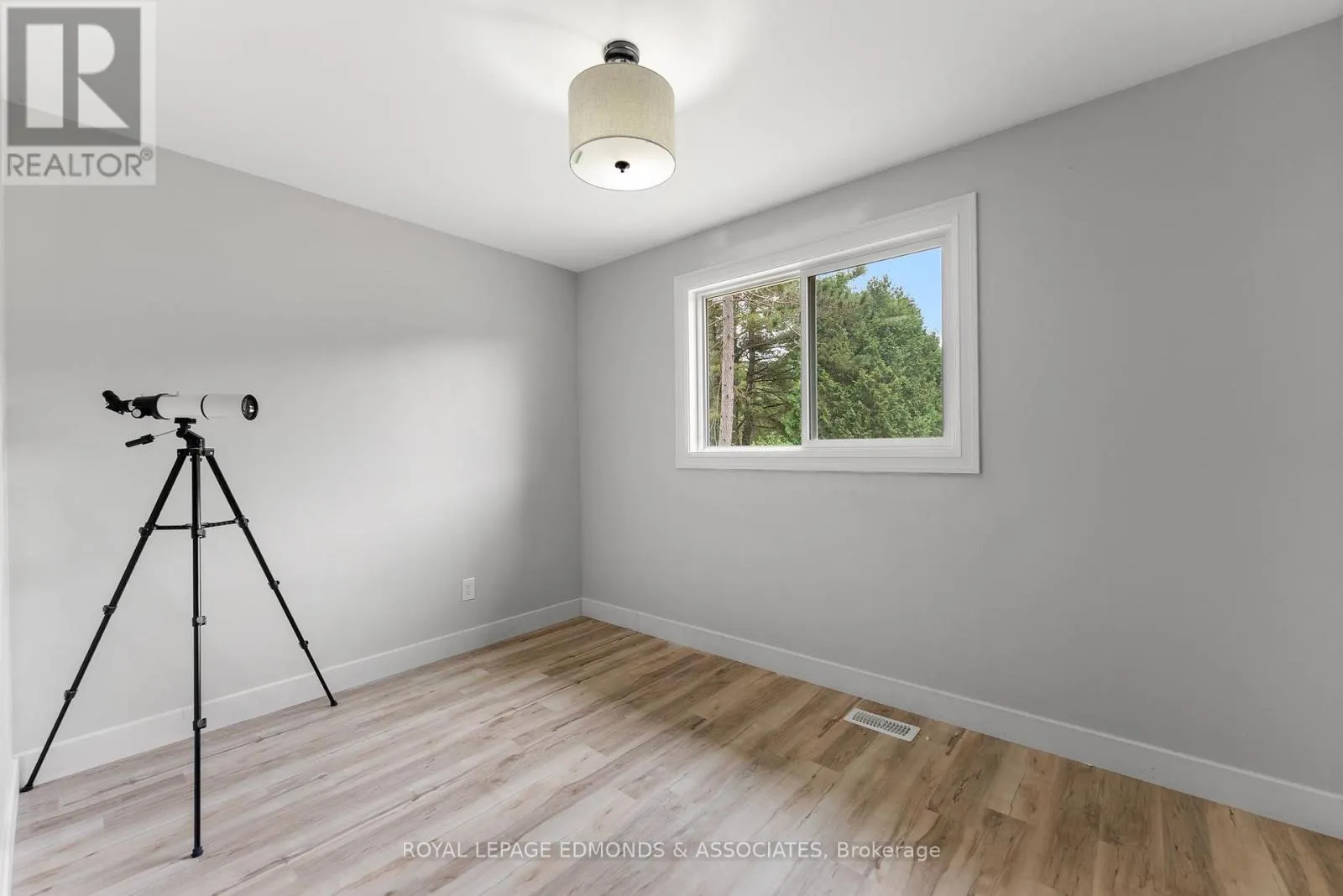 135 UNIACKE LANE