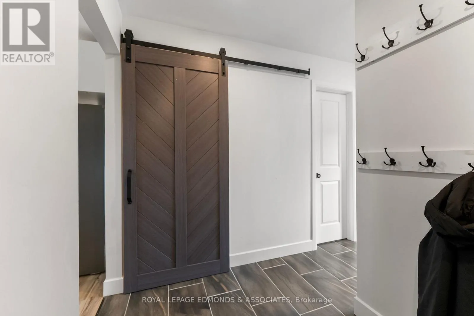 135 UNIACKE LANE