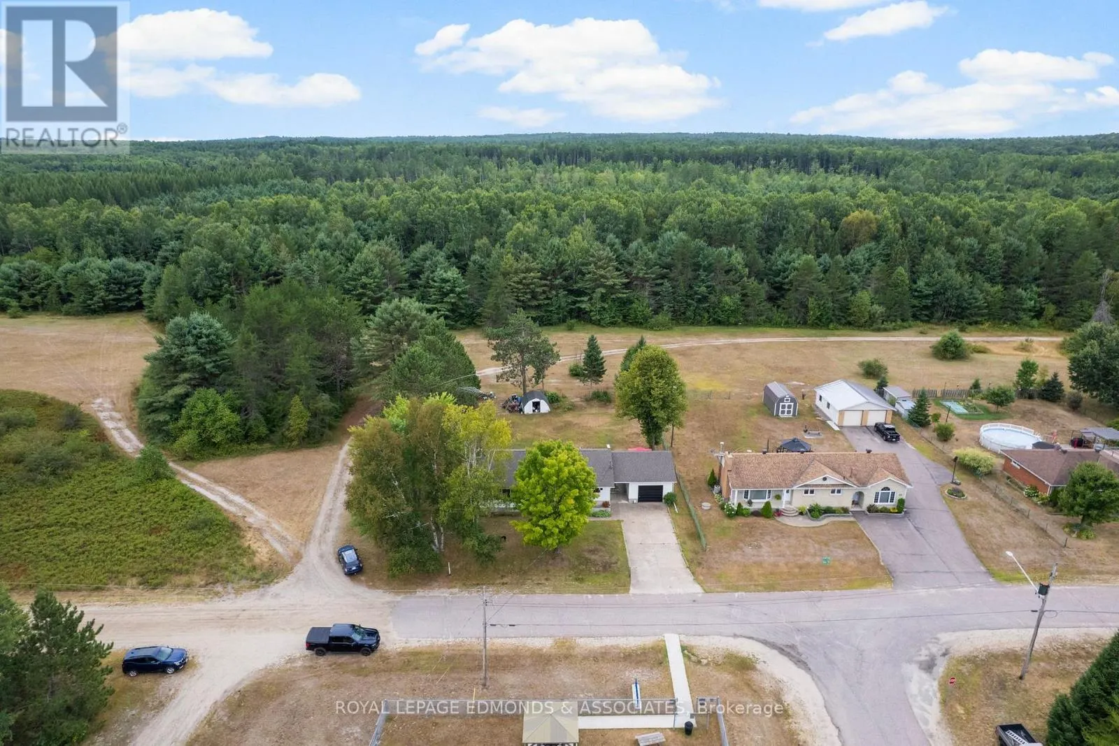 135 UNIACKE LANE