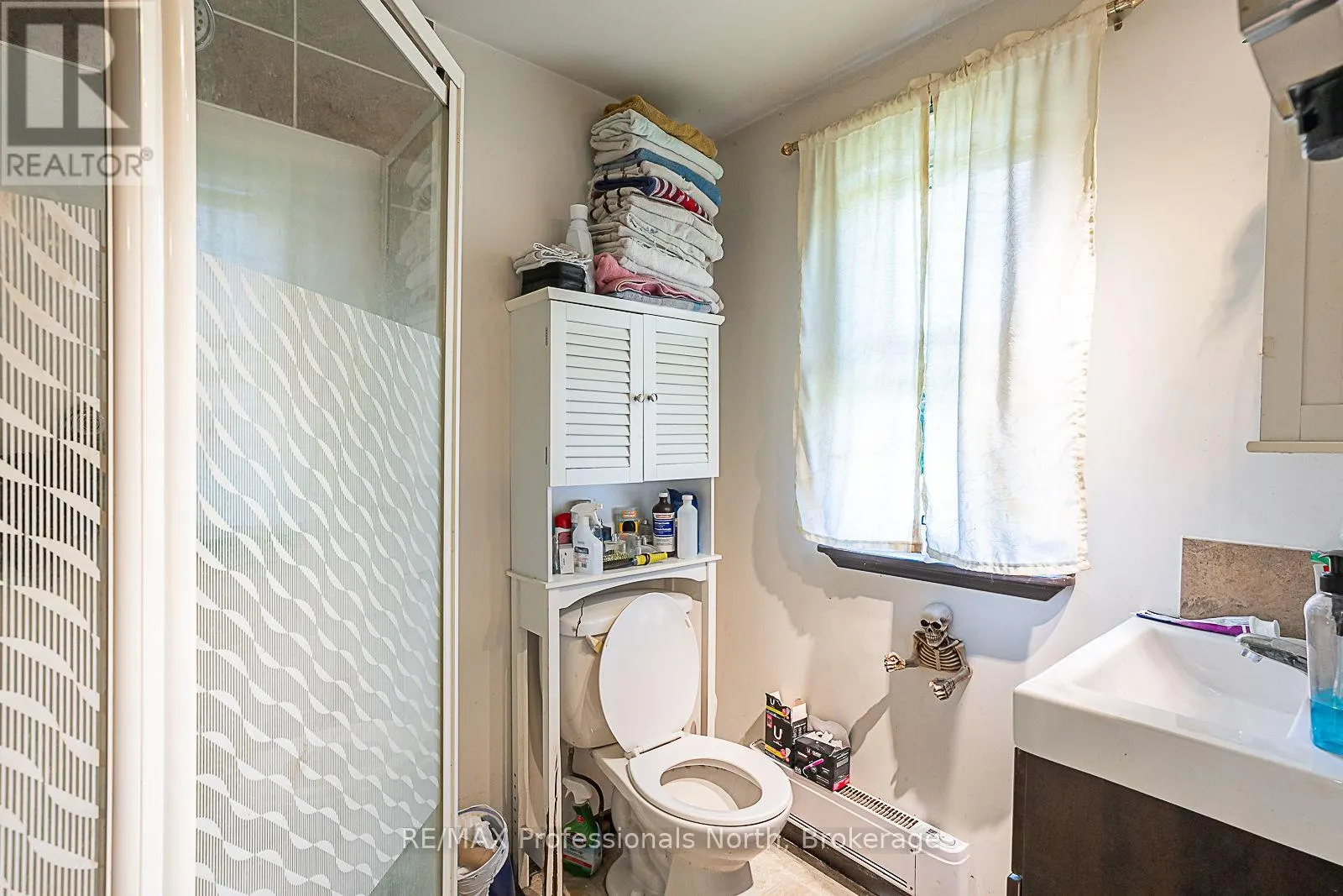 1063 RAVINE ROAD