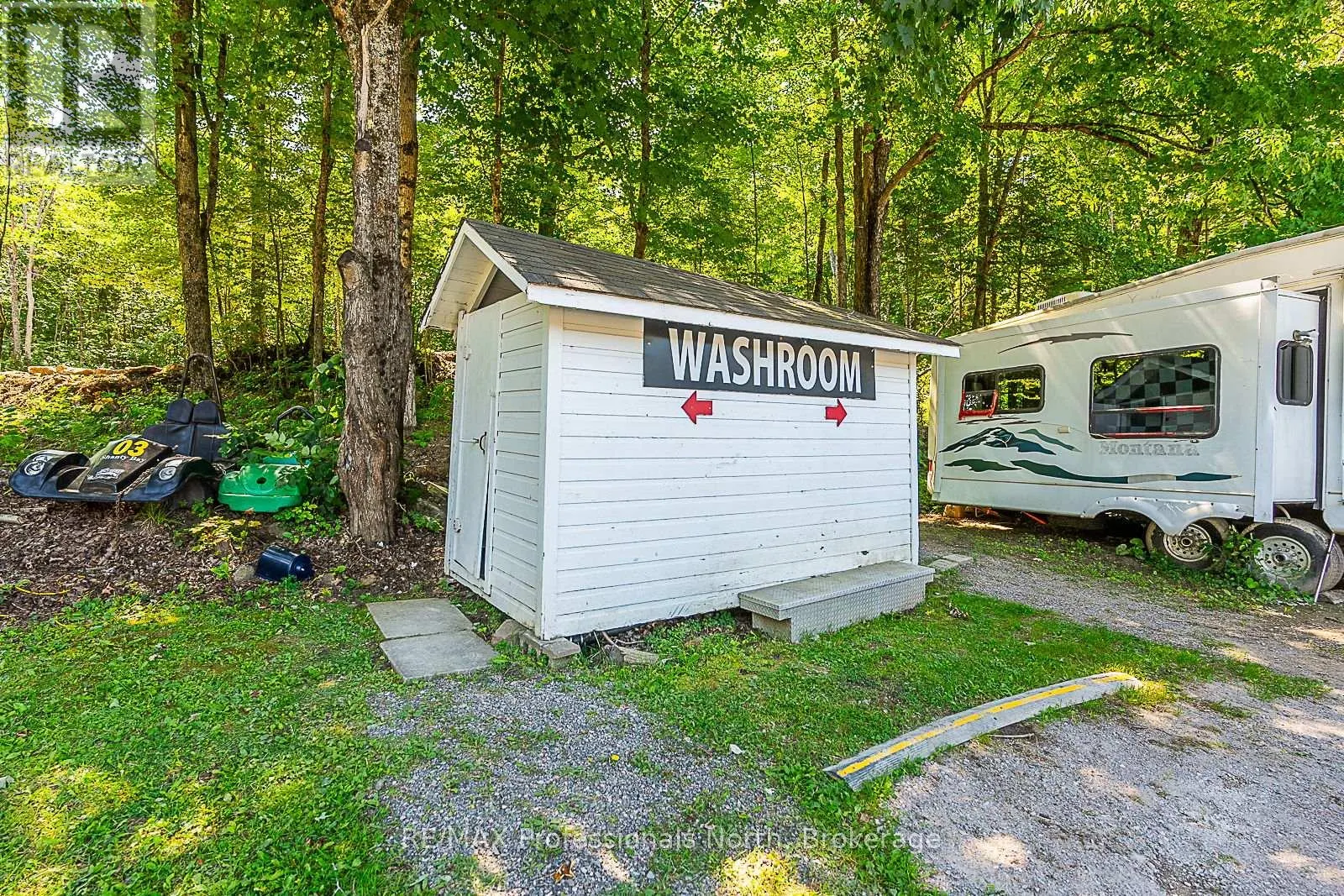 1063 RAVINE ROAD