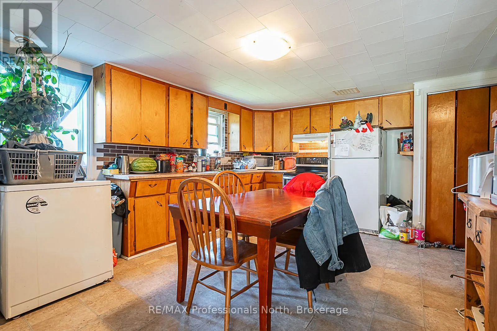 1063 RAVINE ROAD