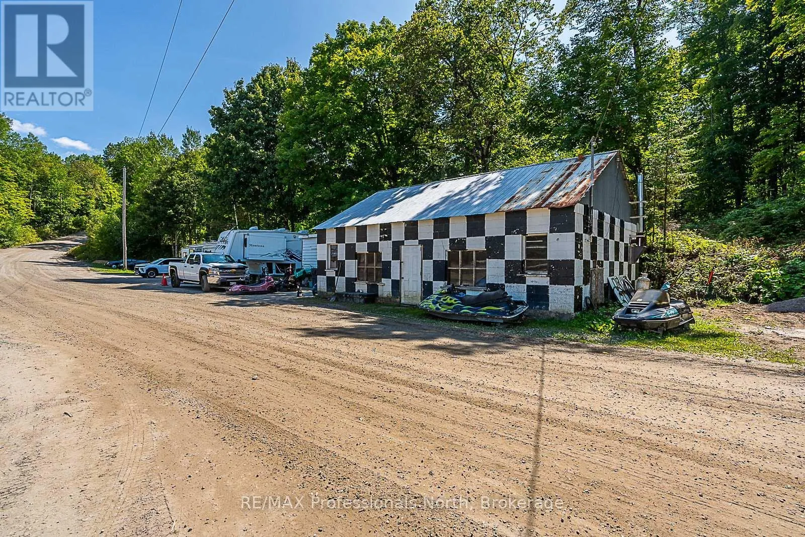 1063 RAVINE ROAD