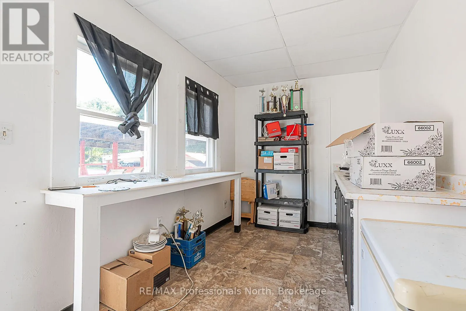 1063 RAVINE ROAD