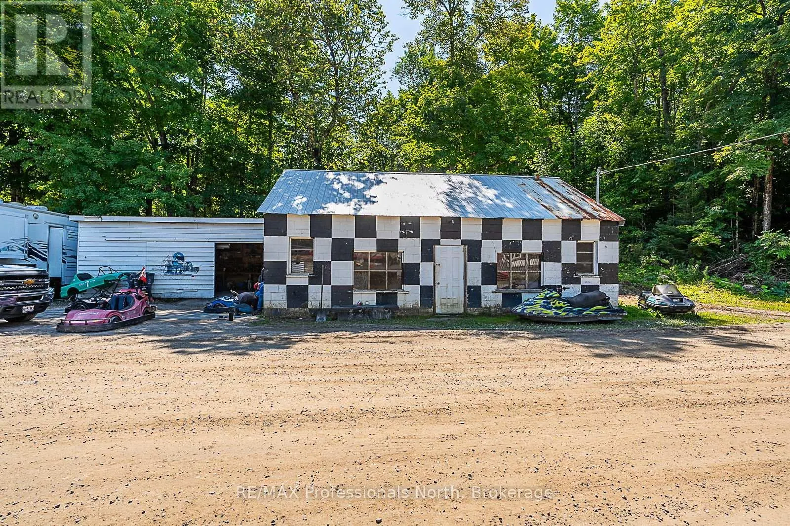 1063 RAVINE ROAD