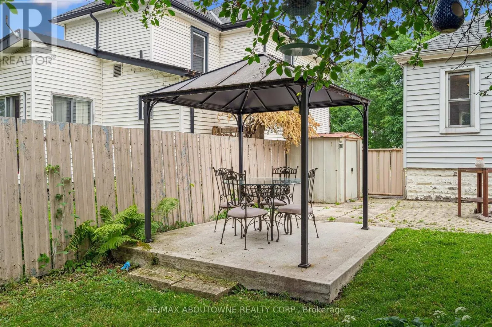 216 BELL AVENUE