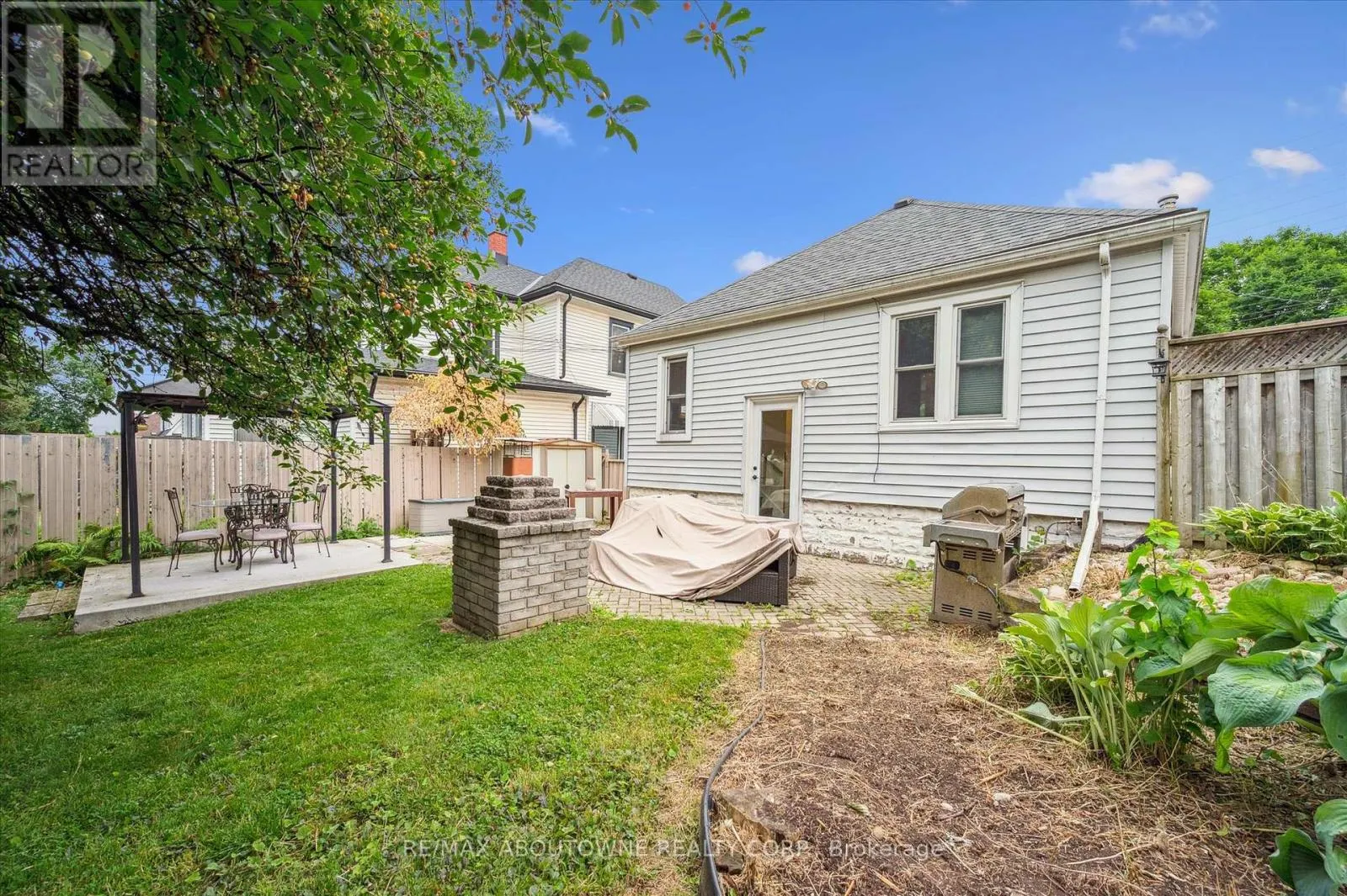 216 BELL AVENUE