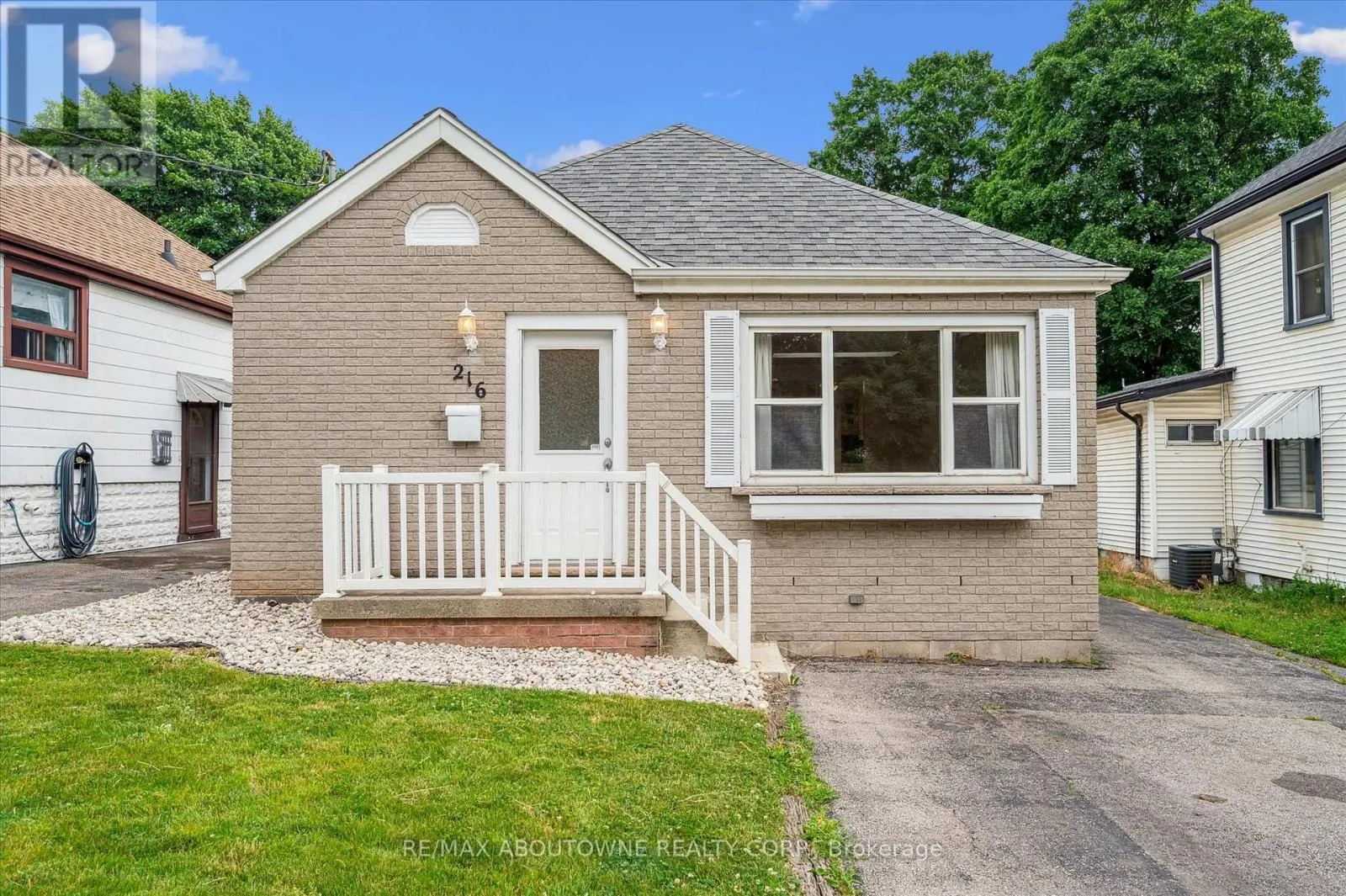 216 BELL AVENUE