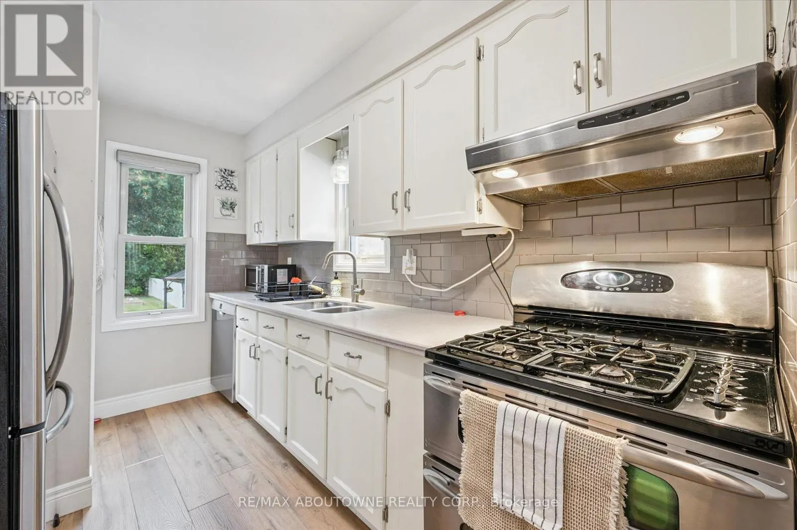 216 BELL AVENUE
