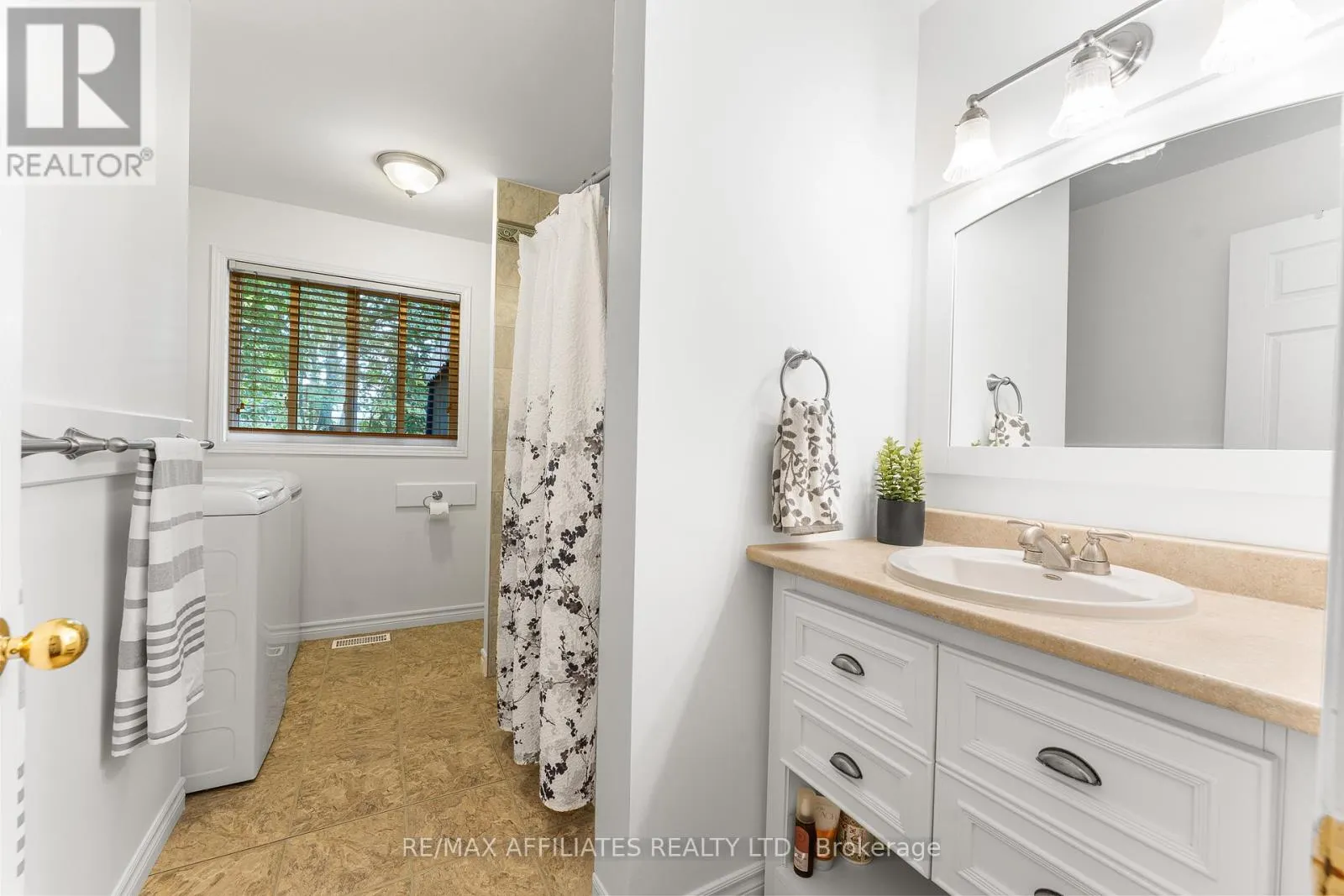 3662 FORESTVIEW LANE