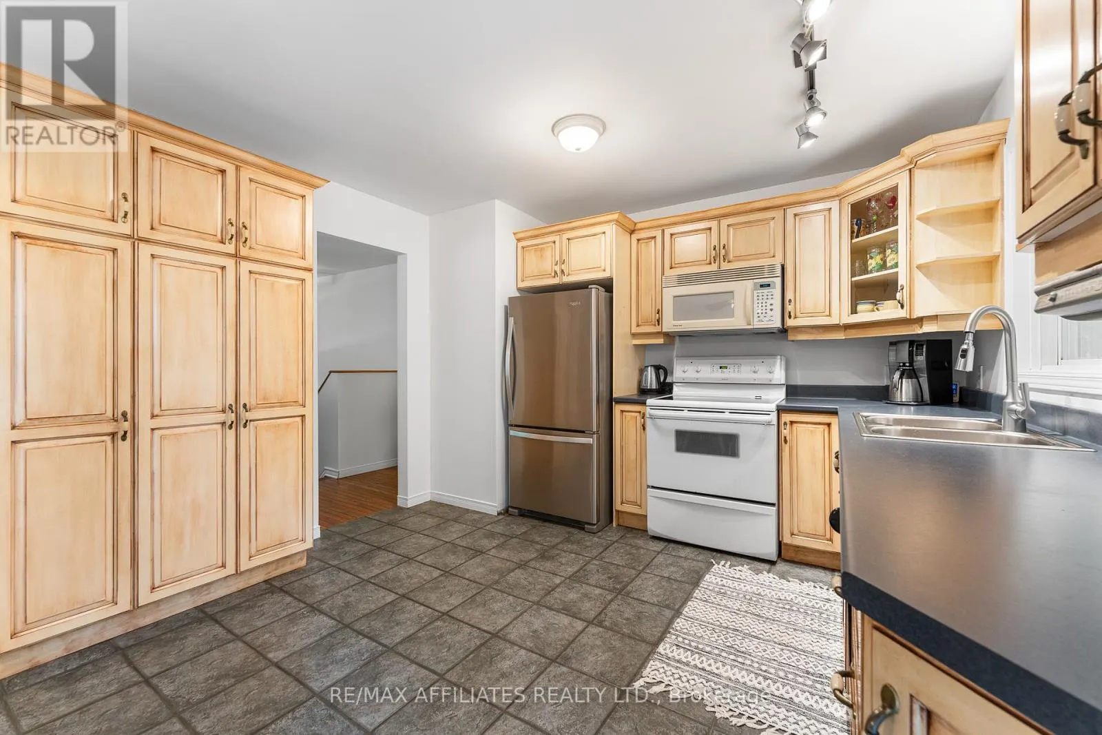 3662 FORESTVIEW LANE