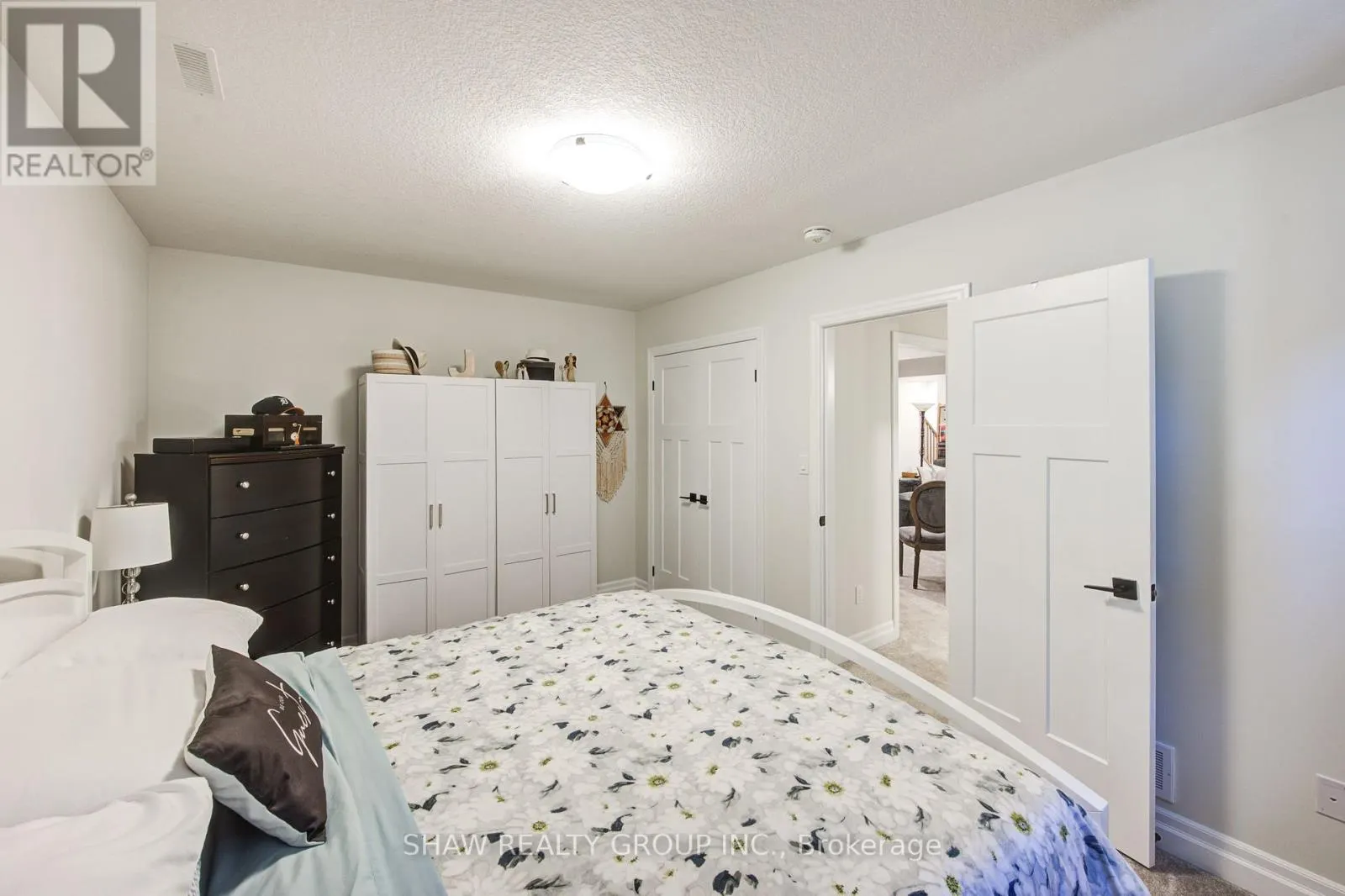 111 LIVINGSTON DRIVE