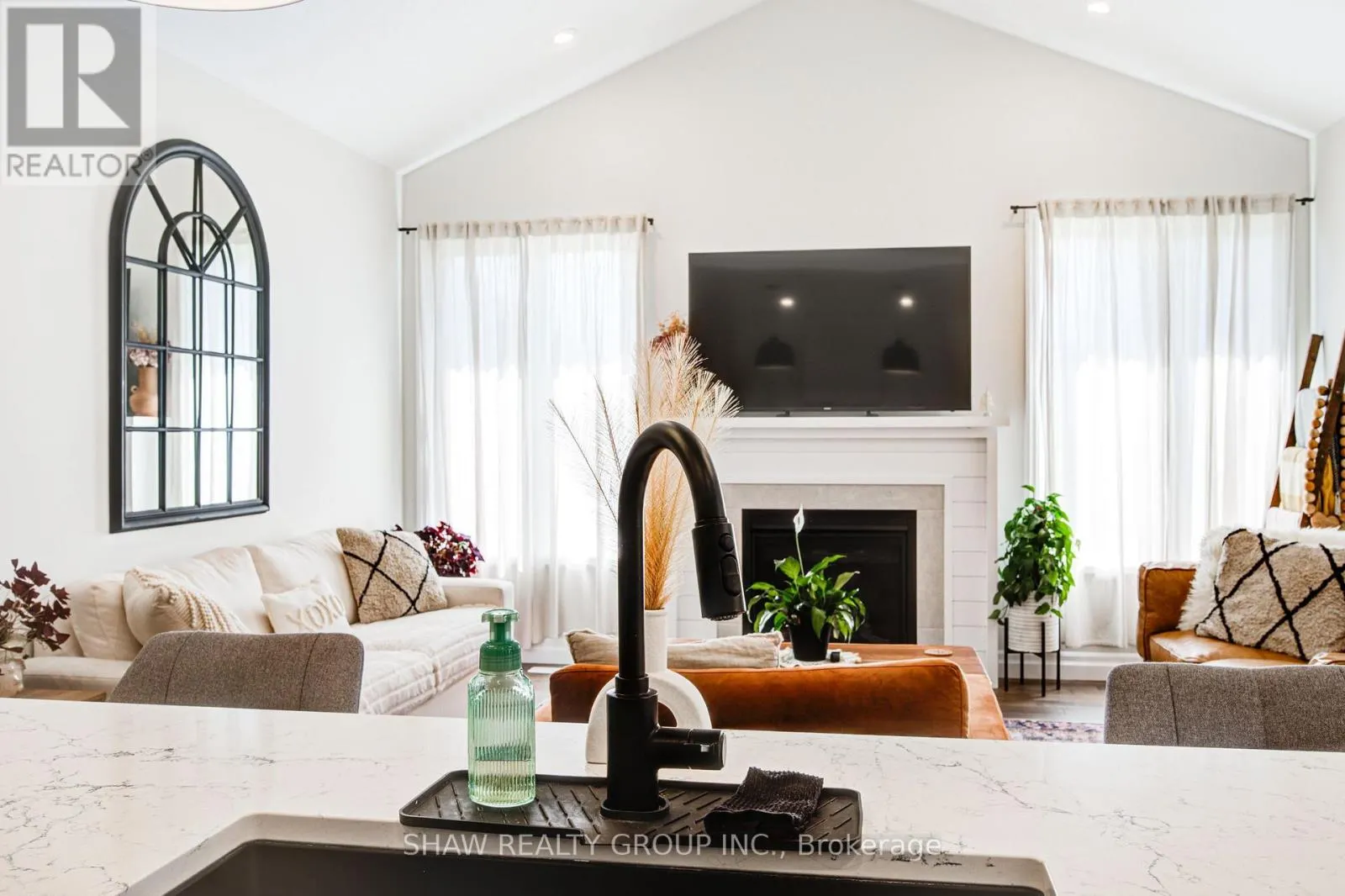 111 LIVINGSTON DRIVE