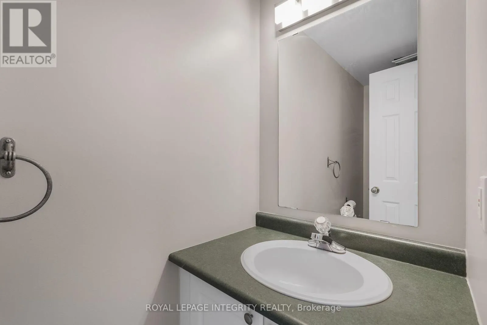 111 ARCOLA PRIVATE