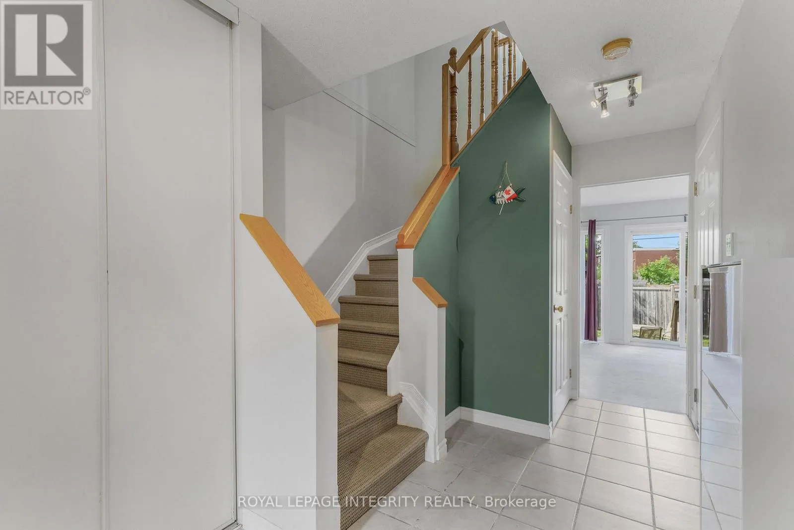 111 ARCOLA PRIVATE